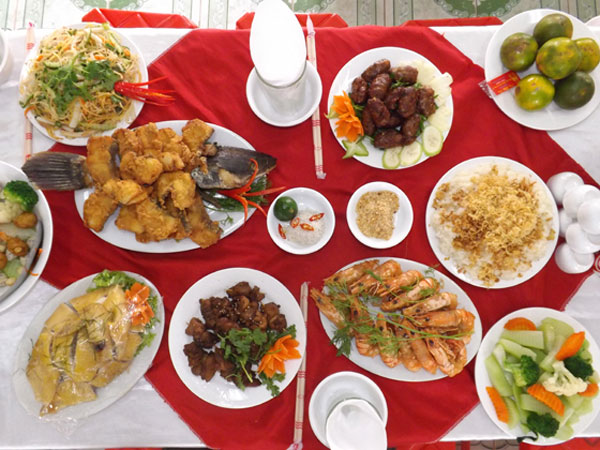 Hinh anh thuc don tiec cuoi
